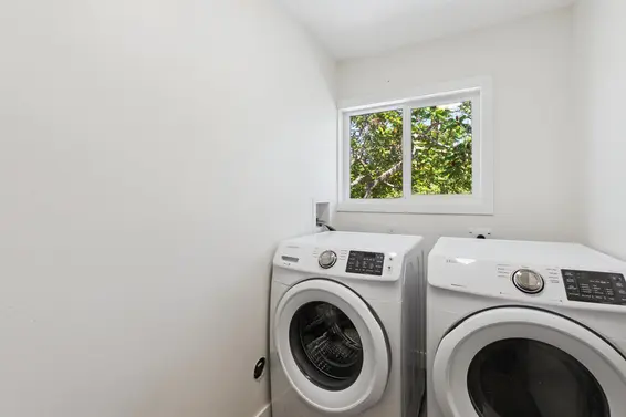 1386 Tatlow Avenue, North Vancouver For Sale - image 19