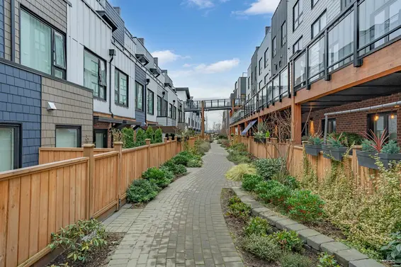 162 565 East 2nd Street, North Vancouver For Sale - image 23