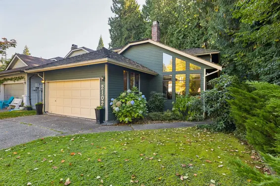 2102 Kirkstone Place, North Vancouver