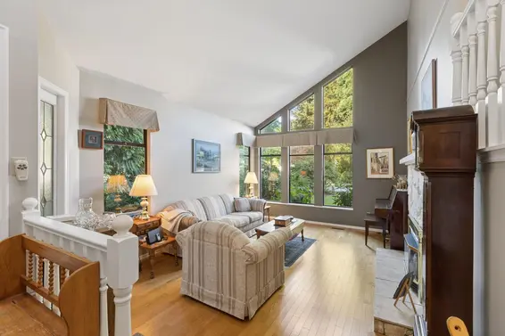2102 Kirkstone Place, North Vancouver For Sale - image 3