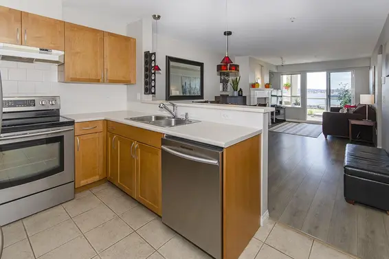 212 365 East 1St Street, North Vancouver For Sale - image 1