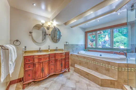 466 East Kings Road, North Vancouver For Sale - image 26