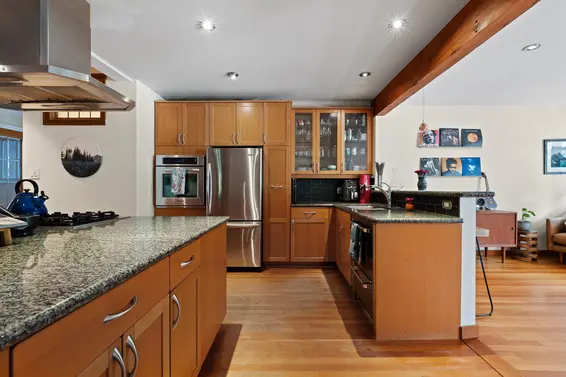 6524 Wellington Avenue, West Vancouver For Sale - image 10