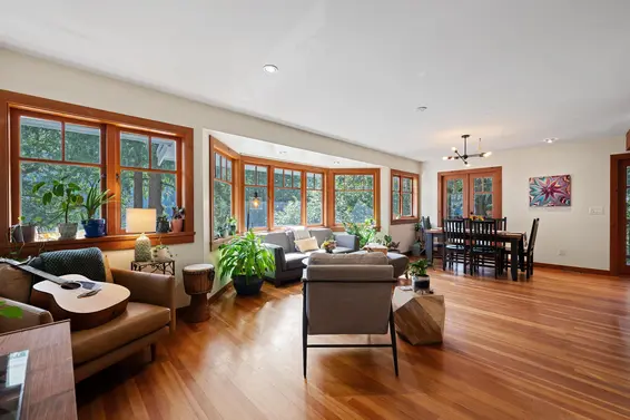 6524 Wellington Avenue, West Vancouver For Sale - image 3