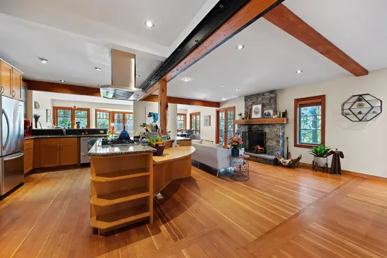 6524 Wellington Avenue, West Vancouver For Sale - image 4