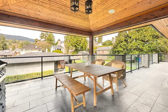 1031 Inglewood Avenue, West Vancouver For Sale - image 11