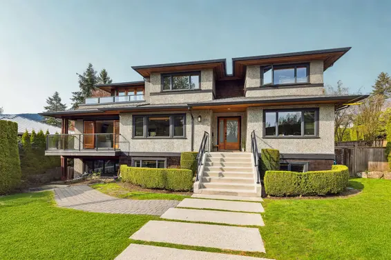 1031 Inglewood Avenue, West Vancouver For Sale - image 3