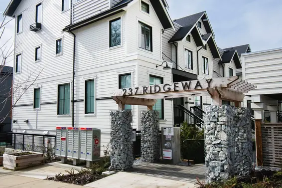 17 237 Ridgeway Avenue, North Vancouver For Sale - image 4