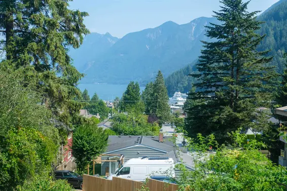6467 Raleigh Street, West Vancouver For Sale - image 2