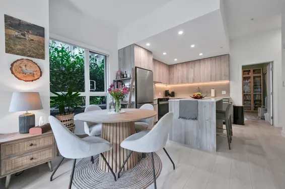 101 3596 Malsum Drive, North Vancouver