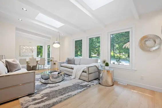 4692 Glenwood Avenue, North Vancouver