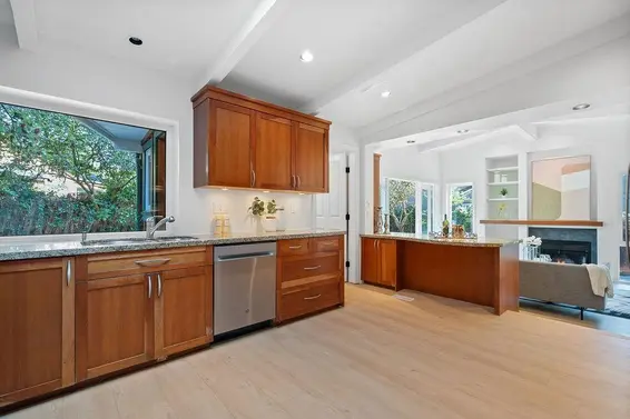4692 Glenwood Avenue, North Vancouver For Sale - image 17