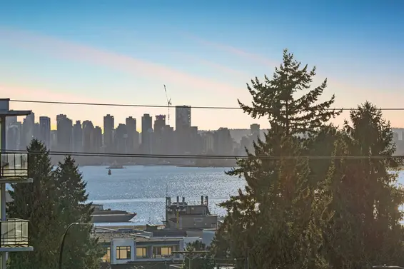 305 175 West 4th Street, North Vancouver For Sale - image 2