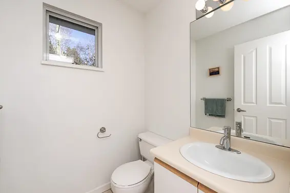 10 901 West 17th Street, North Vancouver For Sale - image 11