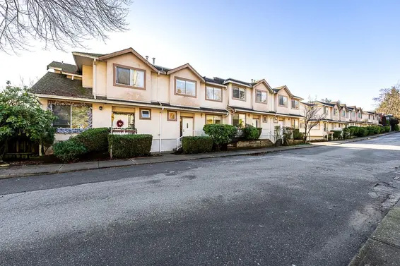 10 901 West 17th Street, North Vancouver For Sale - image 3