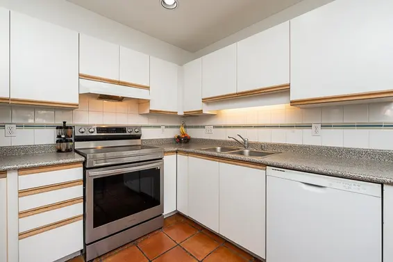 10 901 West 17th Street, North Vancouver For Sale - image 5