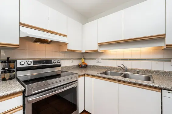 10 901 West 17th Street, North Vancouver For Sale - image 6