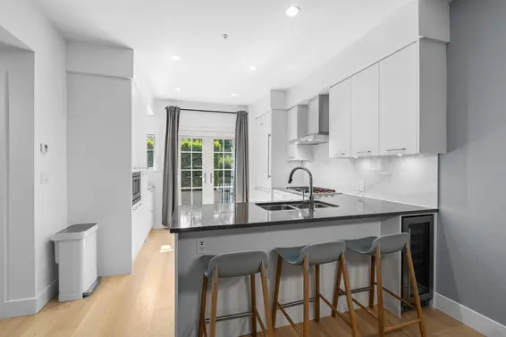 6 1133 Ridgewood Drive, North Vancouver For Sale - image 6