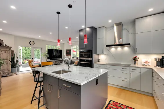 828 17th Street, West Vancouver For Sale - image 9