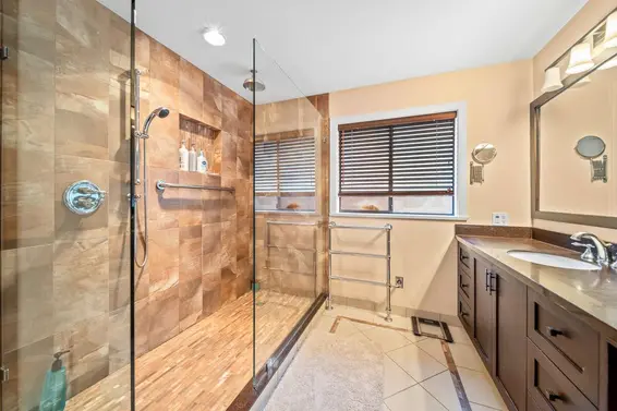 5600 Grousewoods Place, North Vancouver For Sale - image 12