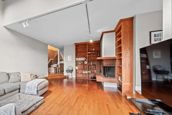 5600 Grousewoods Place, North Vancouver For Sale - image 2