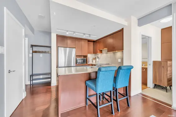 1301 158 West 13 Street, North Vancouver For Sale - image 4