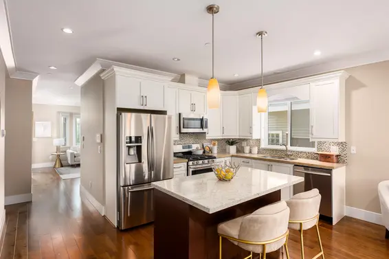 320 East Keith Road, North Vancouver For Sale - image 13
