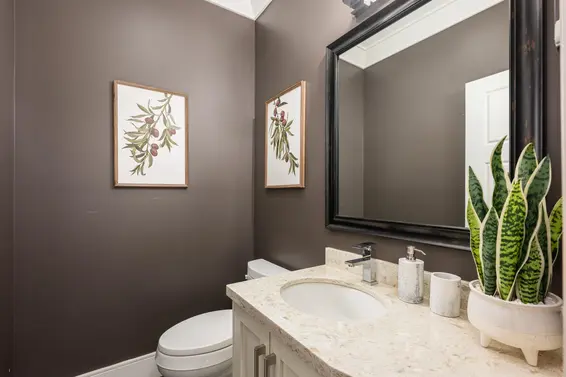 320 East Keith Road, North Vancouver For Sale - image 19