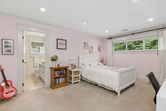 4176 Virginia Crescent, North Vancouver For Sale - image 25