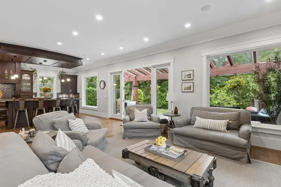 4176 Virginia Crescent, North Vancouver For Sale - image 5