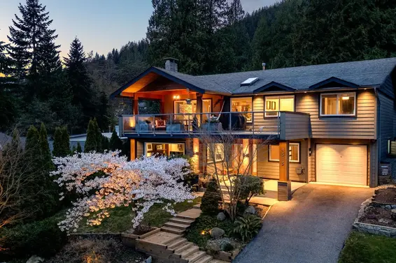 4515 Meadowbank Close, North Vancouver