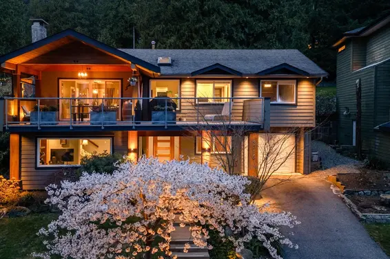 4515 Meadowbank Close, North Vancouver For Sale - image 2