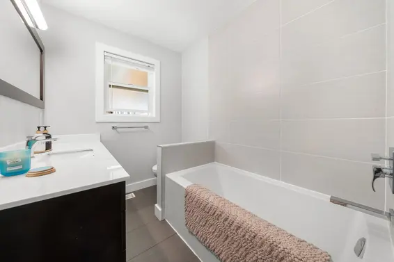 4515 Meadowbank Close, North Vancouver For Sale - image 28