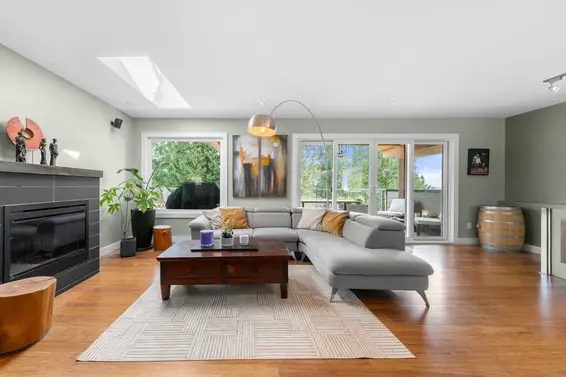 4515 Meadowbank Close, North Vancouver For Sale - image 8