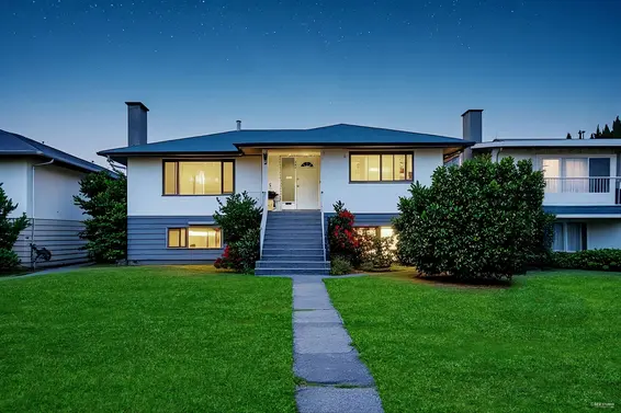 342 East 18th Street, North Vancouver