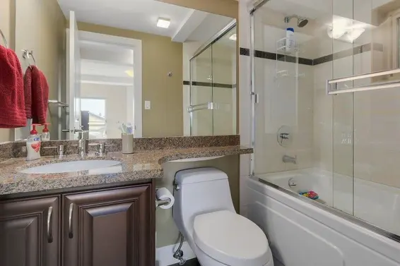 7 215 East 4 Street, North Vancouver For Sale - image 10