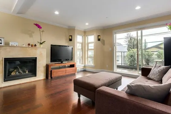 7 215 East 4 Street, North Vancouver For Sale - image 4