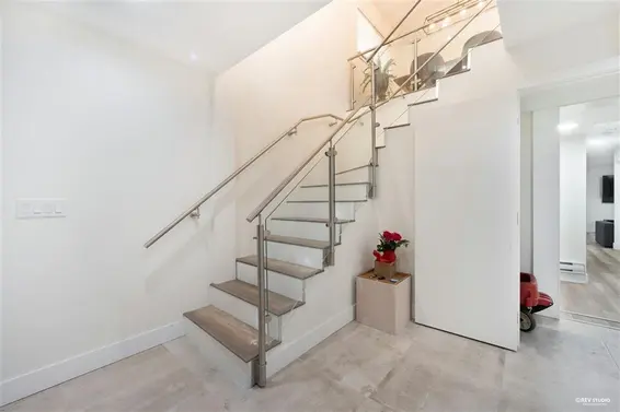 510 25th  West Street, North Vancouver For Sale - image 19