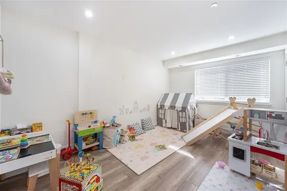 510 25th  West Street, North Vancouver For Sale - image 22