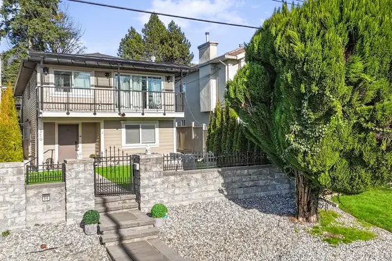 510 25th  West Street, North Vancouver For Sale - image 3