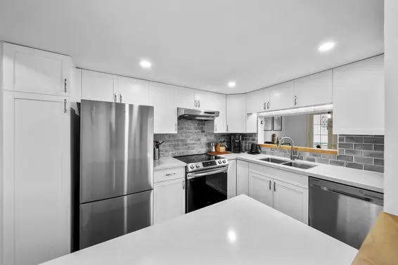 803 995 Roche Point Drive, North Vancouver For Sale - image 11