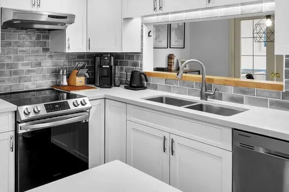 803 995 Roche Point Drive, North Vancouver For Sale - image 12