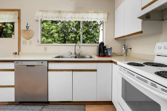 628 East St. James Road, North Vancouver For Sale - image 14