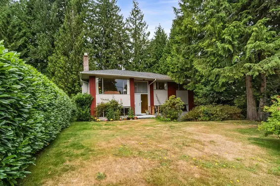 628 East St. James Road, North Vancouver For Sale - image 2