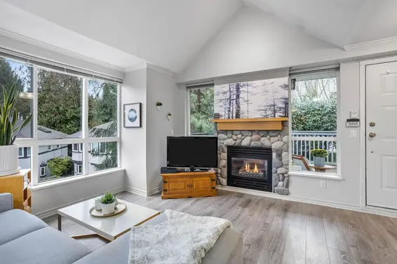 12 1071 Lynn Valley Road, North Vancouver