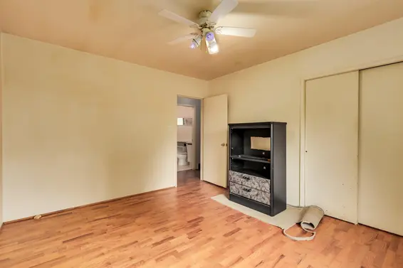 1118 Cloverley Street, North Vancouver For Sale - image 10