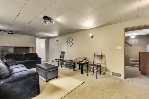1118 Cloverley Street, North Vancouver For Sale - image 13