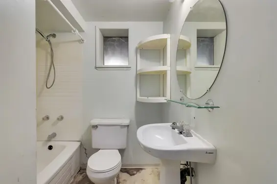 1118 Cloverley Street, North Vancouver For Sale - image 18
