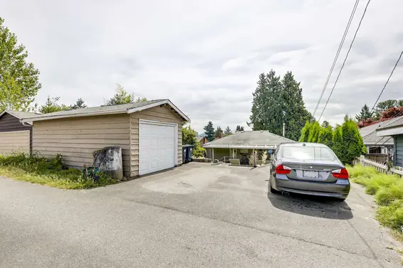 1118 Cloverley Street, North Vancouver For Sale - image 19