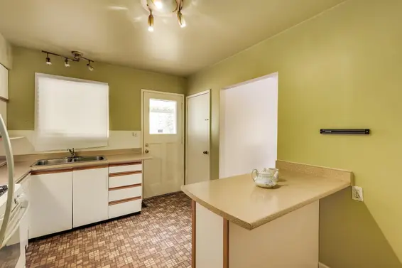 1118 Cloverley Street, North Vancouver For Sale - image 24